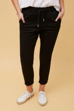 NOOSA SOLID JOGGER PANTS -Femme Connection Sales 0032adb874daf26d9428e41bf91e10e4