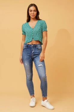 JAZELLE FLORAL TOP -Femme Connection Sales 09a3e4cb73219a18d8546e75c05c9e43 2341d16d 5e3a 41cc b64f a3285473245c