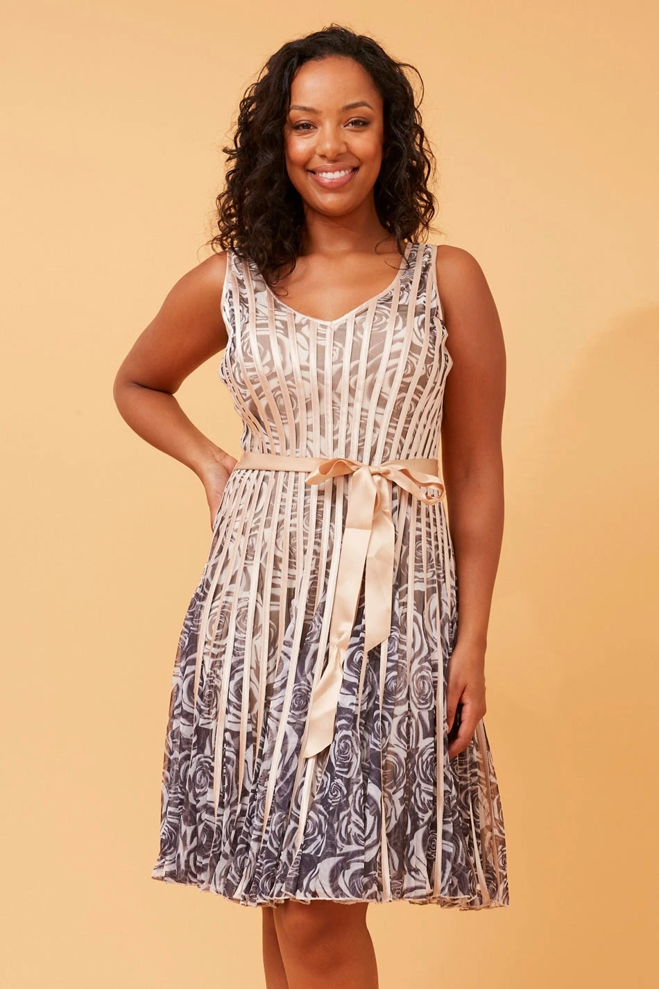 TRUDY FLORAL RIBBON DETAIL DRESS 5 TRUDY FLORAL RIBBON DETAIL DRESS - Image 3