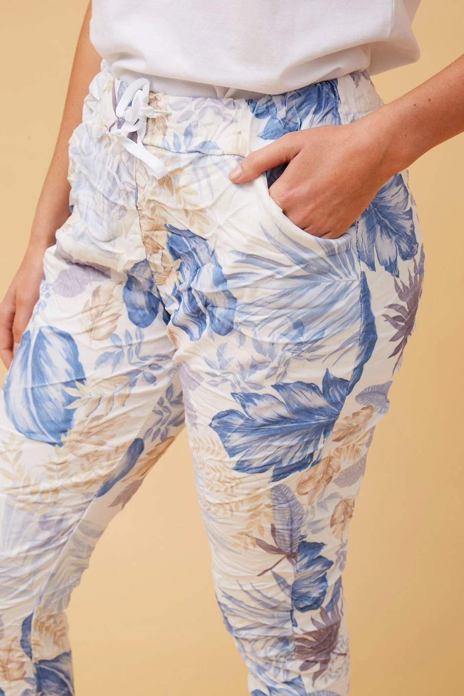 JANJA TROPICAL PRINT JOGGERS 7 JANJA TROPICAL PRINT JOGGERS - Image 5