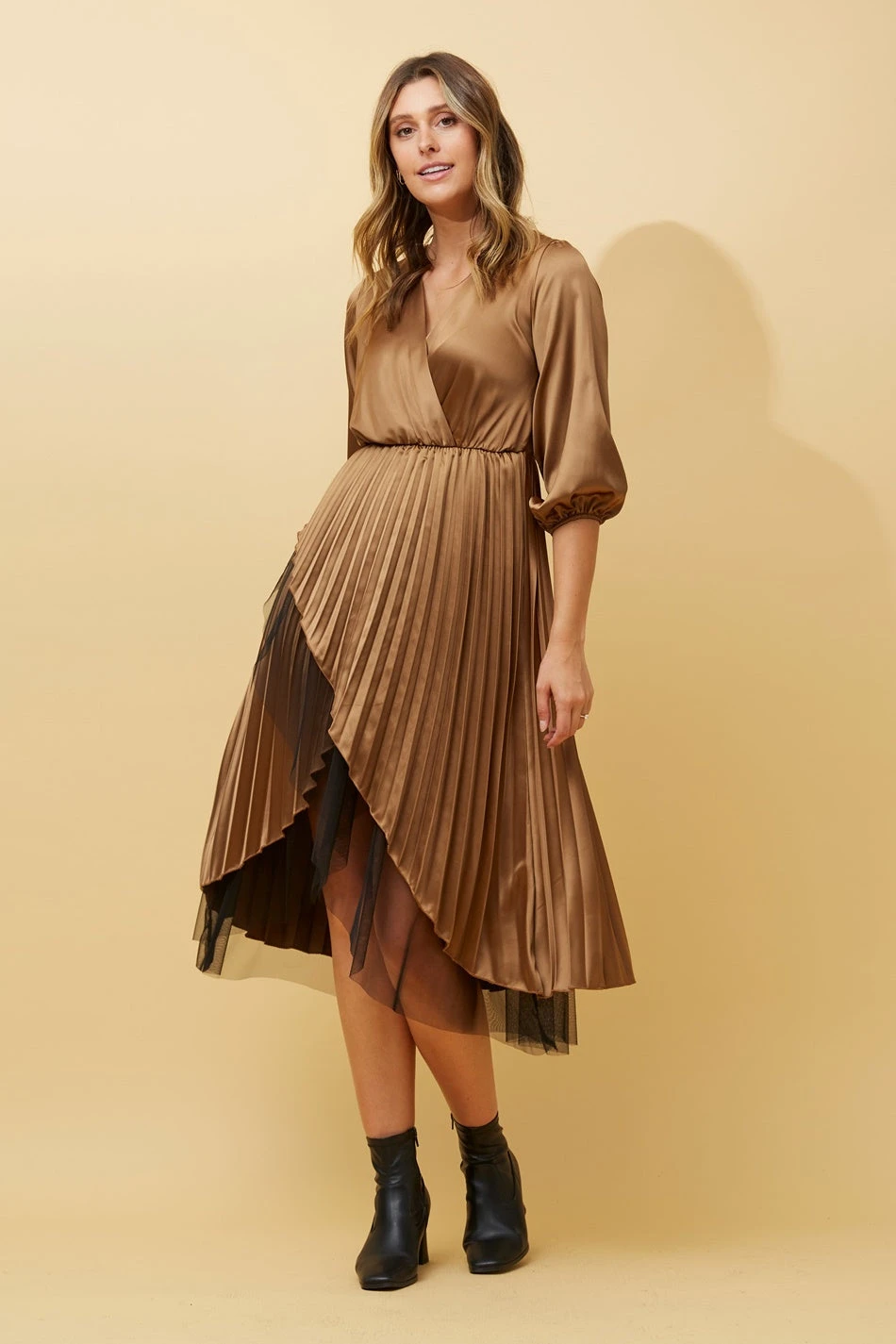 KAELYN PLEATED MIDI DRESS 4 KAELYN PLEATED MIDI DRESS - Image 2