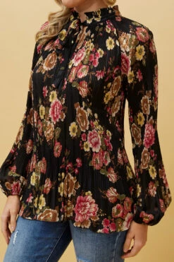 PETA FLORAL PLEATED BLOUSE -Femme Connection Sales 352136f6190468408e3f5f3526594af3