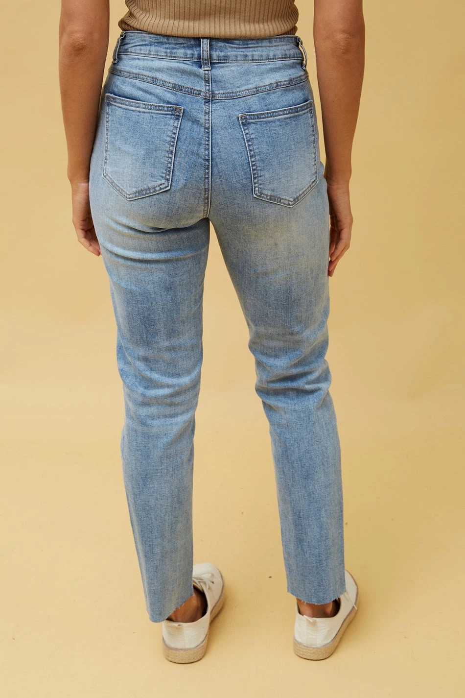 LOMA RIPPED DENIM PANTS 9 LOMA RIPPED DENIM PANTS - Image 7