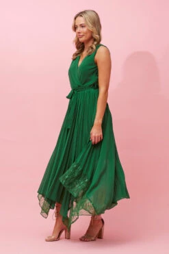 MADISON SLEEVELESS PLEATED DRESS 27 MADISON SLEEVELESS PLEATED DRESS -Femme Connection Sales 3f7d992c533eafe93c74e449868adff7