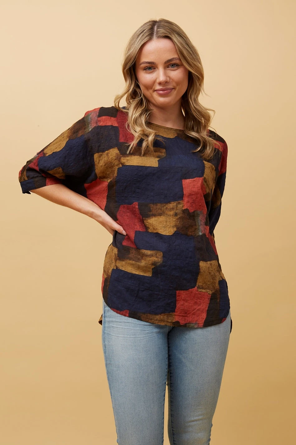 TARA ABSTRACT PRINT HI LOW HEM TOP 4 TARA ABSTRACT PRINT HI LOW HEM TOP - Image 2