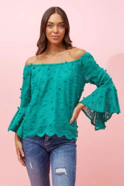 TAYLOR OFF SHOULDER TOP 34 TAYLOR OFF SHOULDER TOP -Femme Connection Sales 5826096623e00ff51d0e95fcdfdb097e 0728a797 a049 45a3 a0e0 cdc8c3a5b897