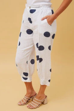 ELISSA LINEN CROP PANTS -Femme Connection Sales 637d28e1afe54fdaa1cae0b5fff688e3 2e843522 075a 4c4b 967d e5b31a564b60