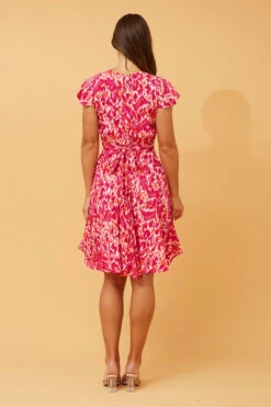 PASADENA ABSTRACT PRINT SHORT DRESS 15 PASADENA ABSTRACT PRINT SHORT DRESS -Femme Connection Sales 6aadd83a0381d570212060dda3c3a931