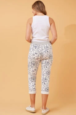 JANJA FLORAL JOGGERS -Femme Connection Sales 7046fcf609dcaf402a5dfc85d6972ec8 34662188 1438 4d61 99c9 f39e3434cb8b