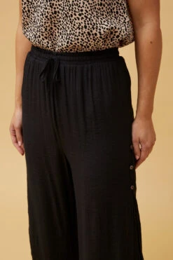 DAMIANA BUTTON DETAIL CULOTTES 38 DAMIANA BUTTON DETAIL CULOTTES -Femme Connection Sales 74c7c8eb97a04c00ee7e198c75d0e541