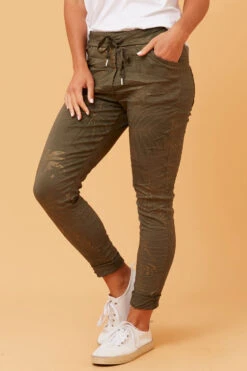 JANJA FOIL PRINT JOGGER PANTS 26 JANJA FOIL PRINT JOGGER PANTS -Femme Connection Sales 78e3cc9354d48e0203af0c1299fc180c