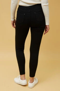 ASPEN SKINNY DISTRESSED DENIM 16 ASPEN SKINNY DISTRESSED DENIM -Femme Connection Sales 7fba0047b402fc3b30c227b655df7dda