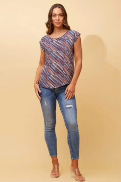 SHELLY ABSTRACT PRINT TOP 13 SHELLY ABSTRACT PRINT TOP -Femme Connection Sales 95cff942830a3e78ee97f6fb27e8764a e3adee01 ac92 46a3 949f ff812d878e55