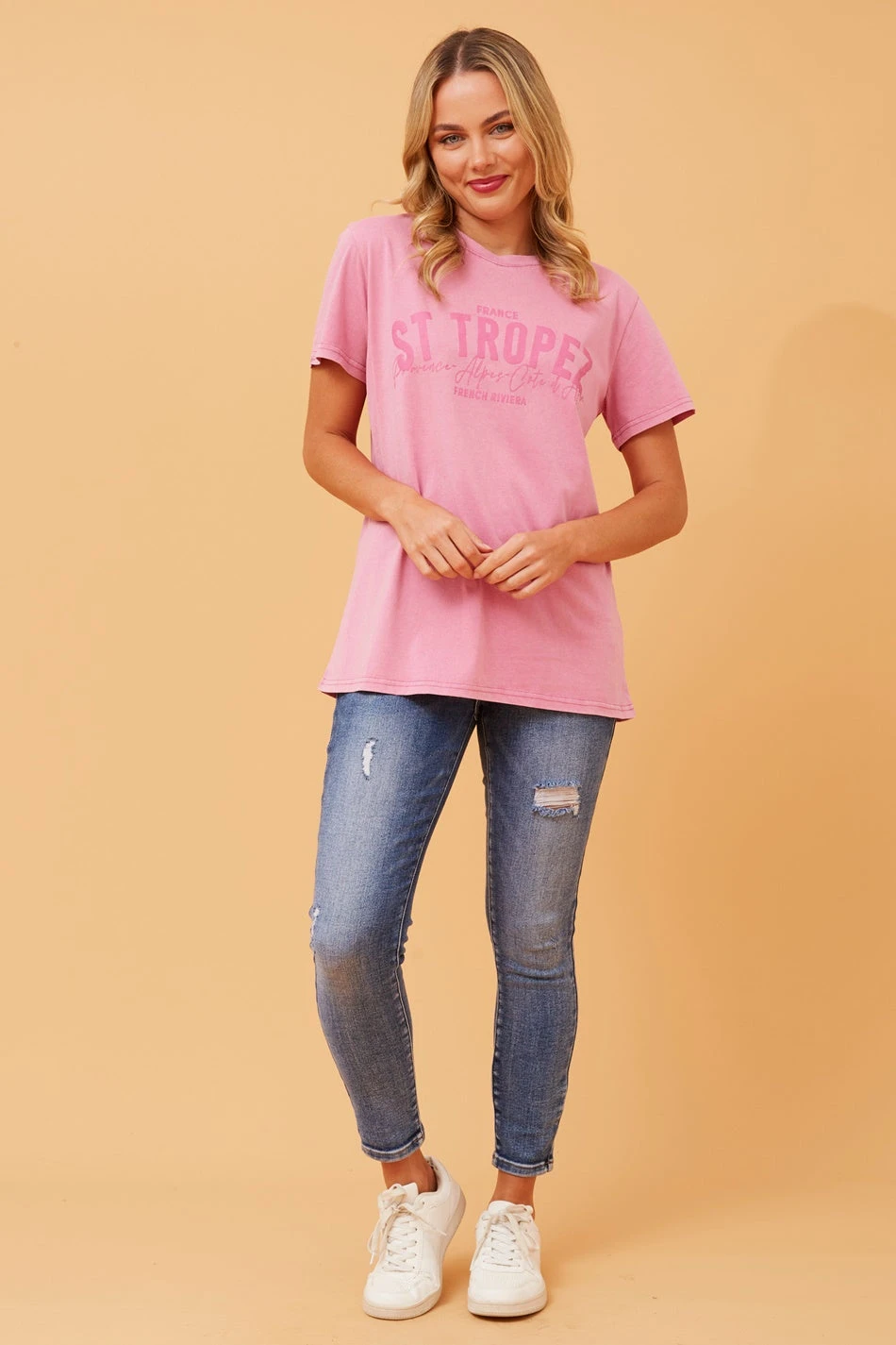 DOREEN GRAPHIC TEE 3 DOREEN GRAPHIC TEE