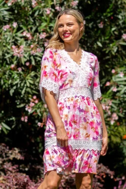LAYLA LACE TRIM FLORAL DRESS 14 LAYLA LACE TRIM FLORAL DRESS -Femme Connection Sales a9f86b5d2f73ea4afd930e2fbd6adf6a 81095560 5774 4c06 916f d43b449aa118