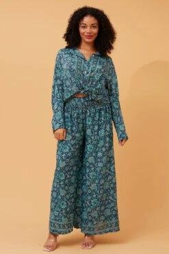 SAVAN PAISLEY PRINT SHIRT -Femme Connection Sales b1e0a250fff53d9717860fec28959673 39eb2207 ea44 4f26 97d2 0eeb7a947509