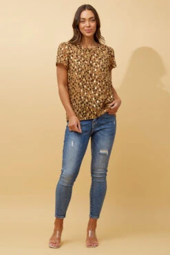 VITTIE ANIMAL FOIL PRINT TOP 13 VITTIE ANIMAL FOIL PRINT TOP -Femme Connection Sales b20e43c6e810c9686b022e72a0057b03 31bb9787 c4ee 47e4 b9b7 83a73ec87a21