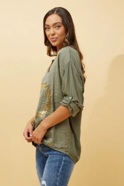 LUCCA GRAPHIC PRINT TOP -Femme Connection Sales b52bcac1dabcec2ddfce84b56c685e8b