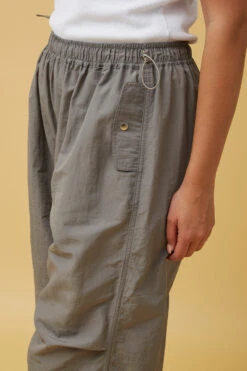 HURLEY CARGO PARACHUTE PANTS 14 HURLEY CARGO PARACHUTE PANTS -Femme Connection Sales b7ad6e7bb98c3e105825a1480030148d