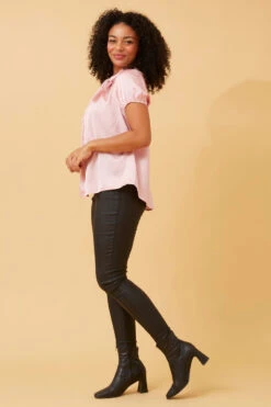 ANNE SATIN TOP -Femme Connection Sales c45102349e25bcb53842fa645fce8491