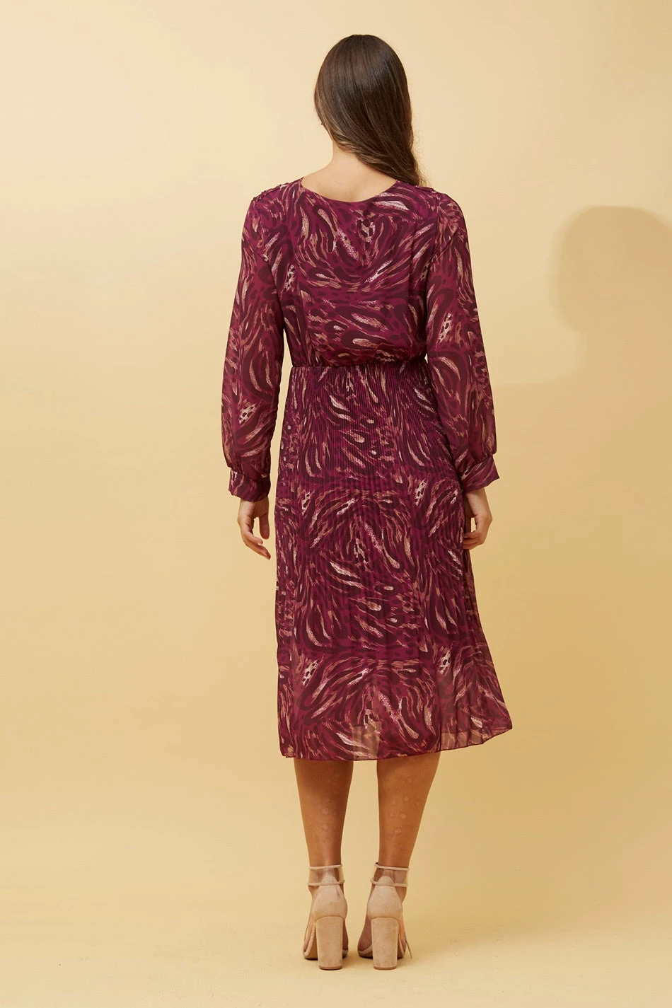 ZANETTA ABSTRACT PRINT TIERED PLEATED MIDI DRESS 9 ZANETTA ABSTRACT PRINT TIERED PLEATED MIDI DRESS - Image 7