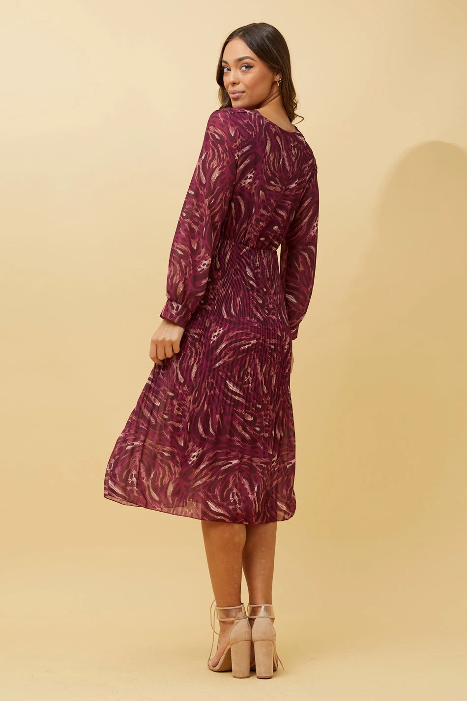 ZANETTA ABSTRACT PRINT TIERED PLEATED MIDI DRESS 8 ZANETTA ABSTRACT PRINT TIERED PLEATED MIDI DRESS - Image 6