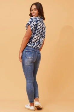 CASEY FRONT KNOT SHIRT -Femme Connection Sales e358311d1e44b78cd1067a79bd79307e