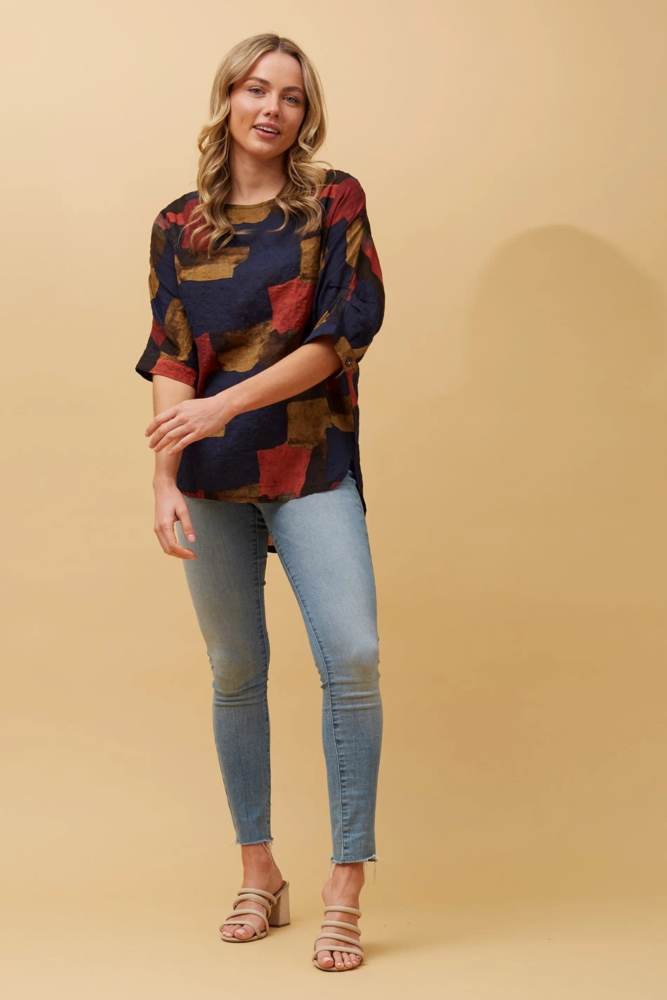 TARA ABSTRACT PRINT HI LOW HEM TOP 3 TARA ABSTRACT PRINT HI LOW HEM TOP