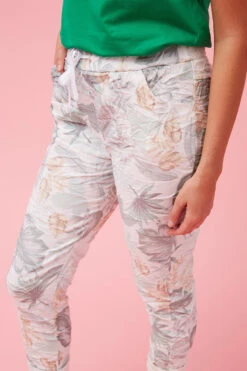 JANJA TROPICAL PRINT JOGGERS 25 JANJA TROPICAL PRINT JOGGERS -Femme Connection Sales ec91c73bba63c5483c47fcb051ffd9fa