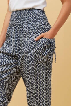GEOMETRIC PRINT HAREM PANTS 16 GEOMETRIC PRINT HAREM PANTS -Femme Connection Sales f396e1a05de3cbf06cc937dfcacb5590