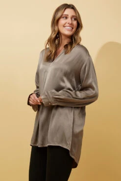 TERESINA LONG SLEEVE PLEAT DETAIL SATIN BLOUSE -Femme Connection Sales f698404be491dd04072a9656faf1d563