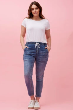 HOLDEN DENIM JOGGER PANTS 12 HOLDEN DENIM JOGGER PANTS -Femme Connection Sales fe8266109e8980622b9341d1f14eb71f a6d07a97 2380 4006 9c73 589a552b11d2