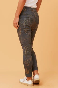 JANJA FOIL PRINT JOGGER PANTS 33 JANJA FOIL PRINT JOGGER PANTS -Femme Connection Sales feaa9eefc11ca4dc69f63ab61ba16ce0